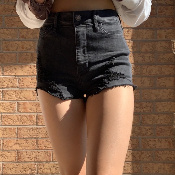 Hollister Jean Shorts - Picture 2 of 3